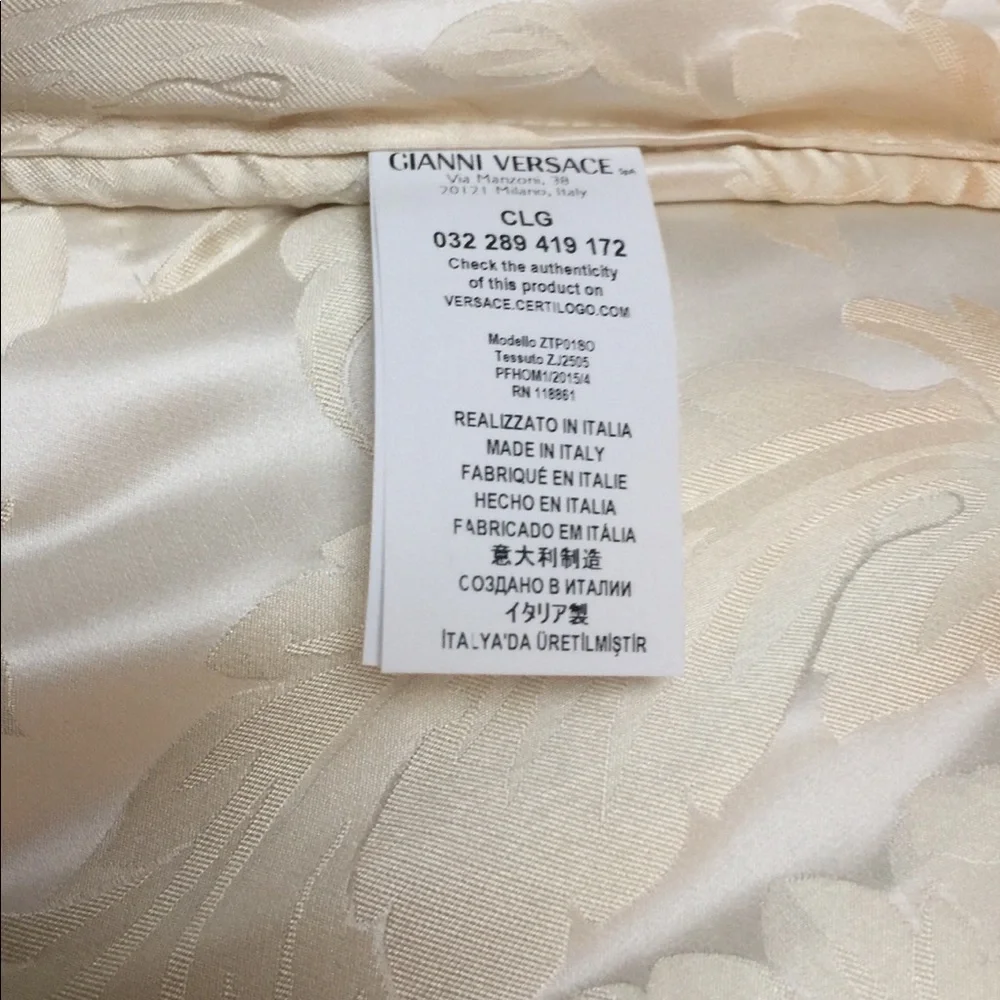 🎉HP🎉Versace Goose Down Comforter